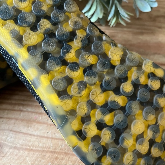 Nobull Sneakers Radial Trainer  Black Yellow Unisex Men’s 12.5 Women’s 14 - Picture 8 of 16